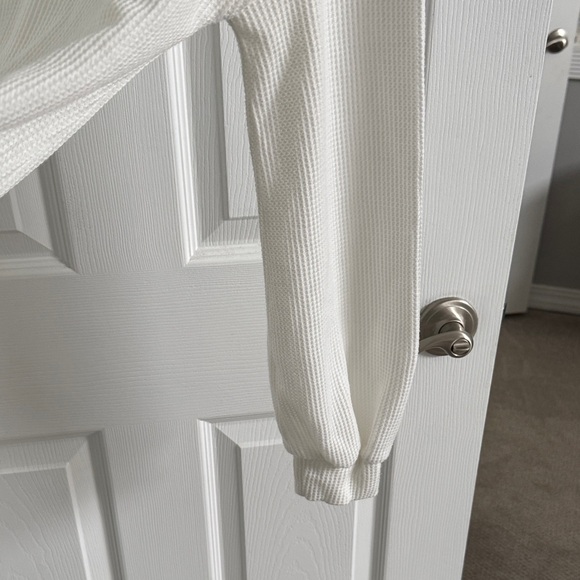 SHEIN Cream V-Neck Long Sleeve Top - Picture 3 of 5